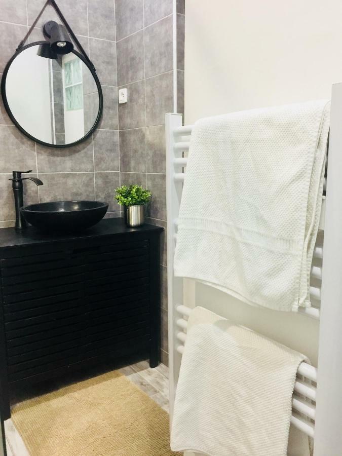 Studio 4 Personnes Avec Piscine, Tennis Lägenhet Hyères Exteriör bild