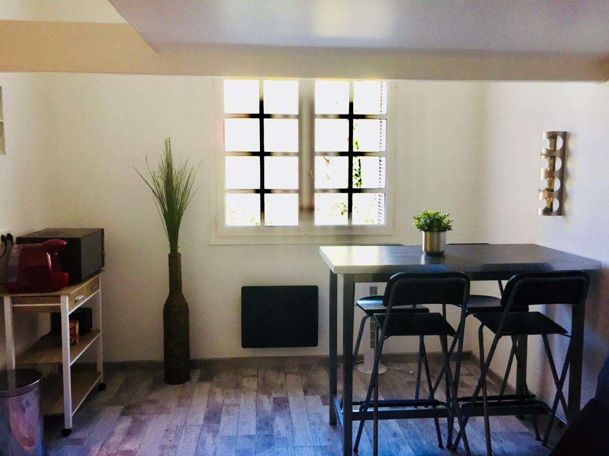 Studio 4 Personnes Avec Piscine, Tennis Lägenhet Hyères Exteriör bild